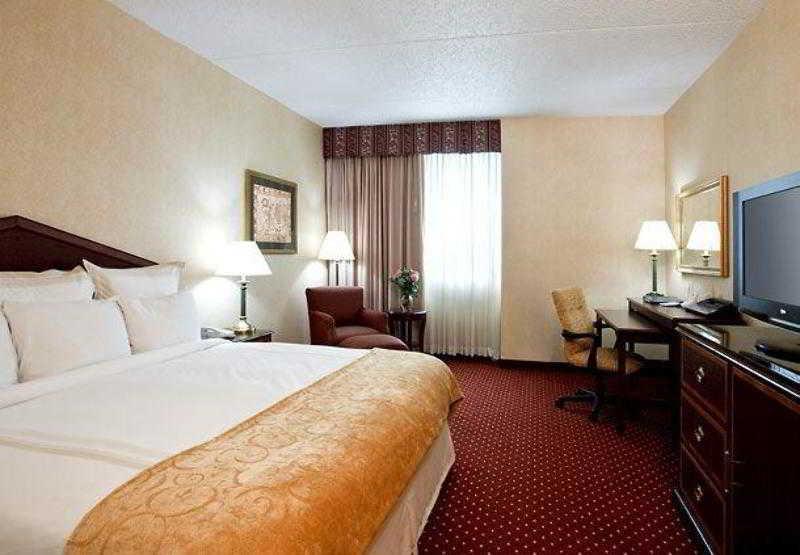 Pittsburgh Marriott North Hotel Cranberry Township Room photo
